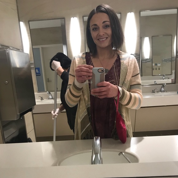 Meet your Posher, Jessica - Picture 5 of 5